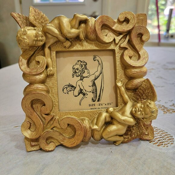 Vintage Gold Cherub Angel Picture Frame 2.5" X 2.5" Ornate Design Made In Taiwan - Picture 4 of 10